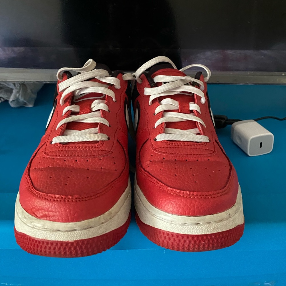 Youth Air Force 1s red/black
